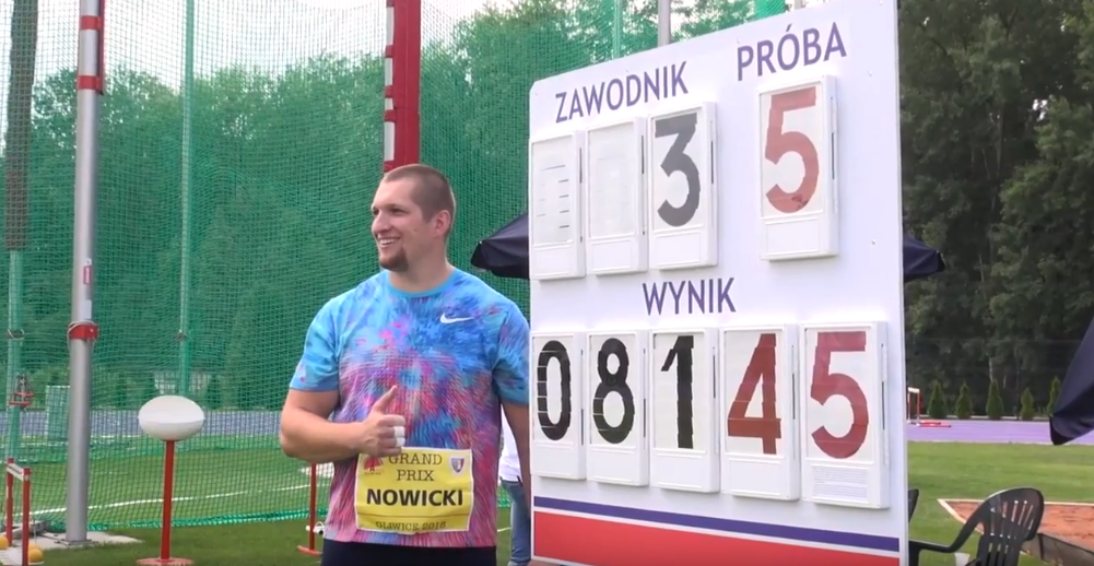 Wojciech Nowicki na tle swojego wyniku