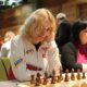 Monika Soćko podczas partii szachowej
