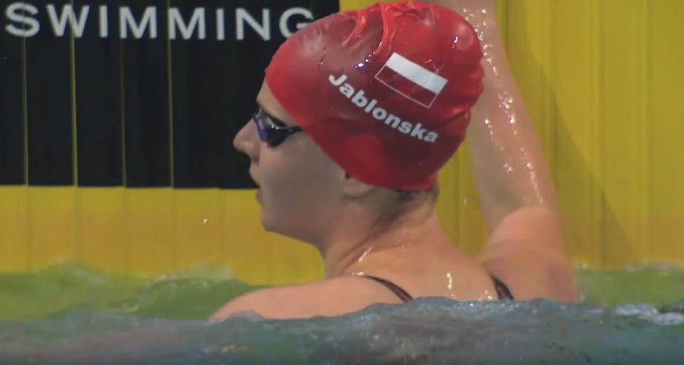 Oliwia Jabłońska w wodzie