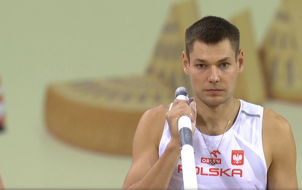 Paweł Wojciechowski koncentruje się przed skokiem